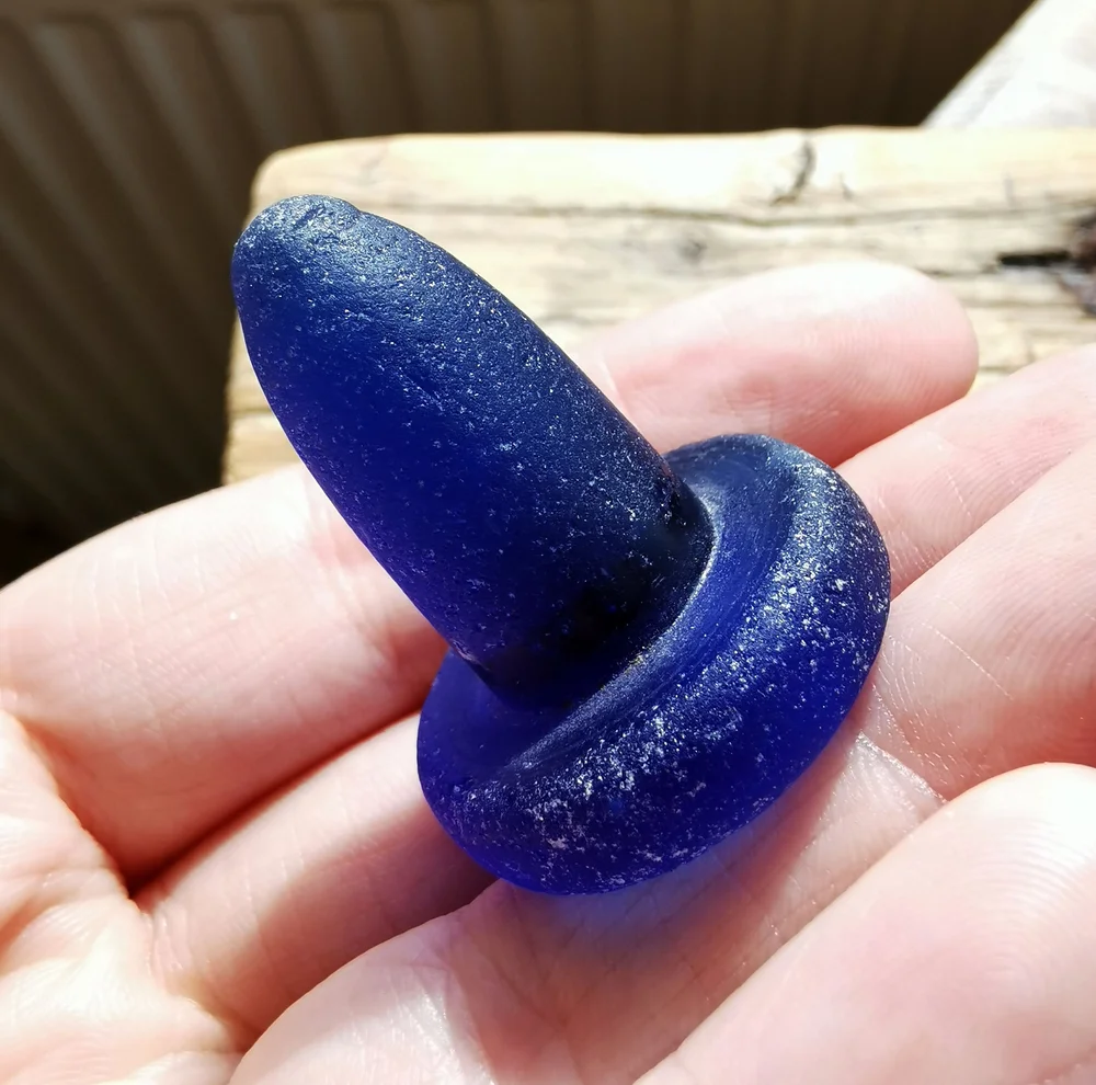 Beachcombing find: 04 Cobalt Blue Bottle Stopper