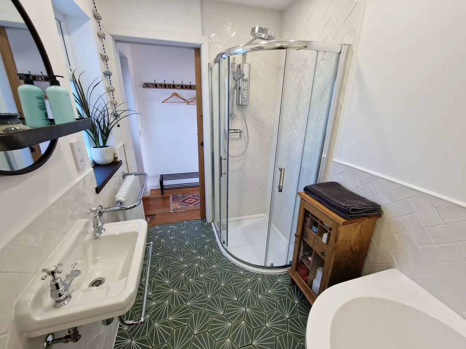 Low Tide bathroom with shower